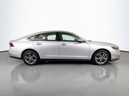 Certified 2023 Honda Accord EX image 4
