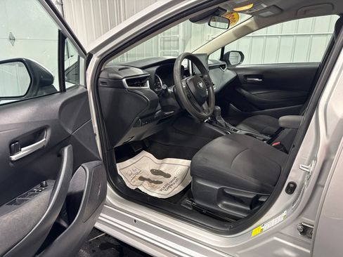 Used 2020 Toyota Corolla LE FWD image 16