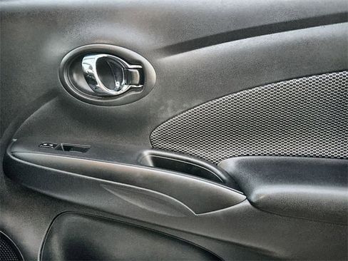 Used 2017 Nissan Versa SV image 21