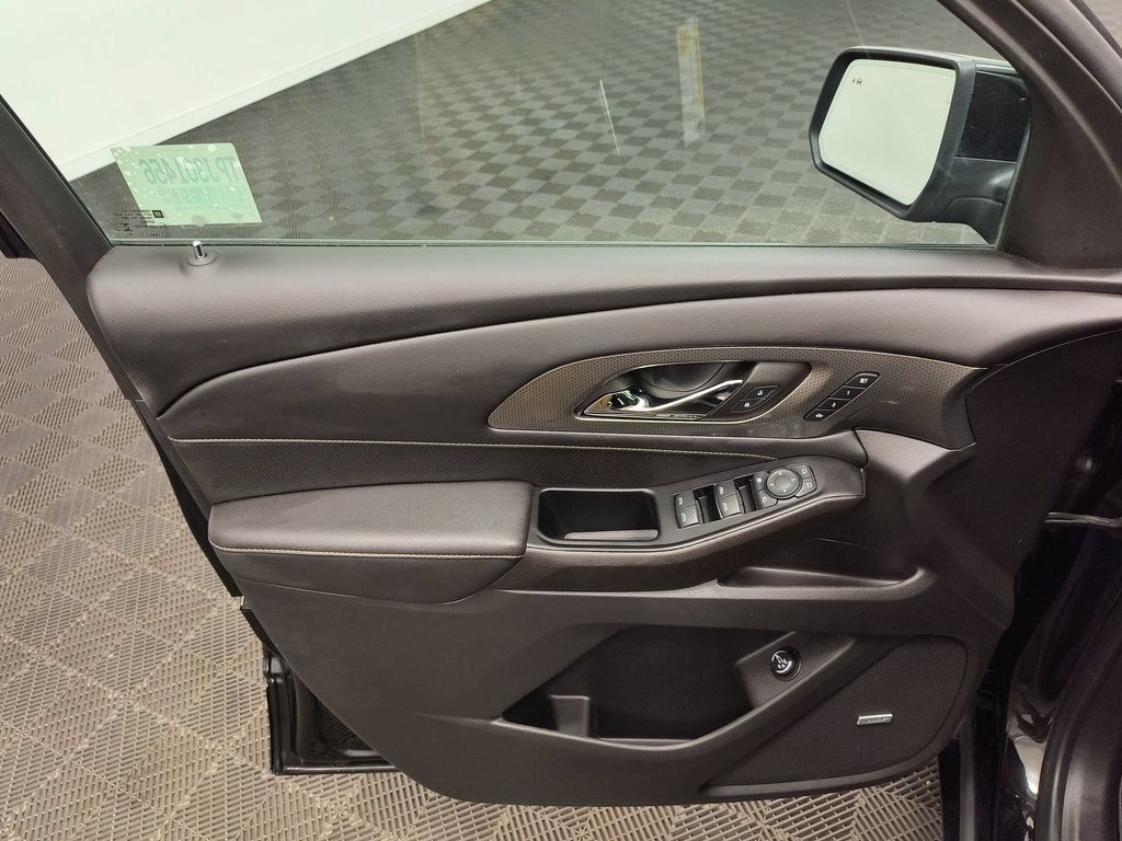 Used 2023 Chevrolet Traverse Premier AWD/4WD image 12