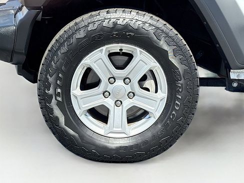 Used 2022 Jeep Wrangler Sport S image 26