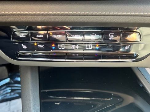 Used 2023 Buick Envision Essence image 13