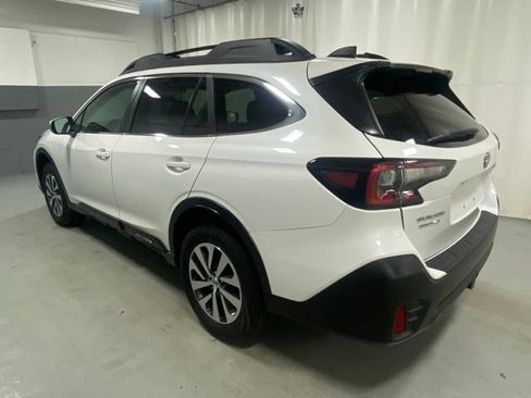 Used 2022 Subaru Outback Premium AWD/4WD image 2