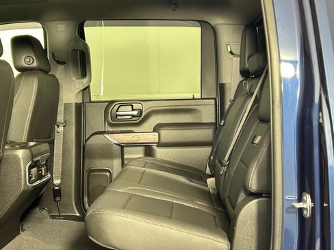 Used 2022 Chevrolet Silverado 2500 LTZ w/ LTZ Premium Package image 16