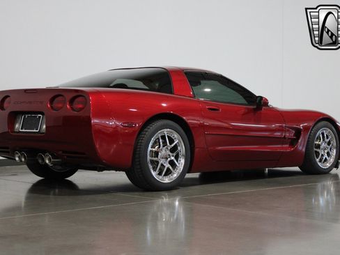 Used 2001 Chevrolet Corvette Coupe w/ Preferred Equipment Group2 image 23