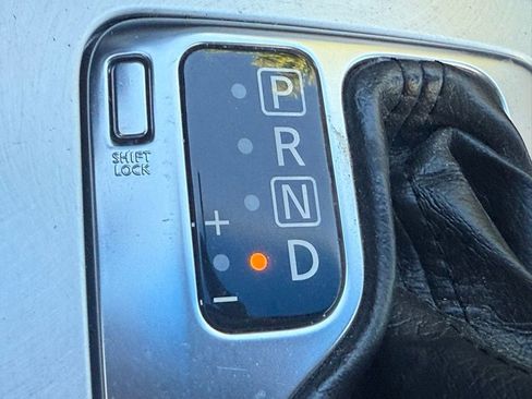 Used 2013 INFINITI G37 Sport w/ Premium Pkg image 26