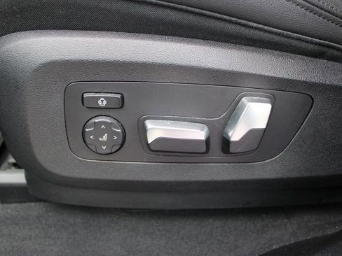 Used 2019 BMW X5 xDrive40i w/ Premium Package 2 image 28