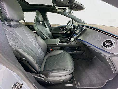 Used 2023 Mercedes-Benz EQE 500 4MATIC Sedan image 30