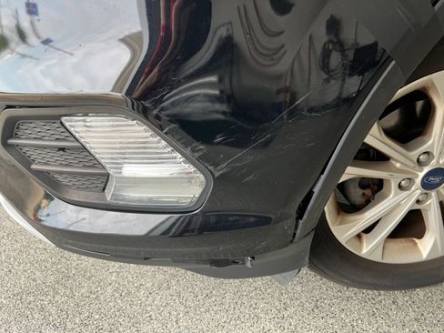 Used 2018 Ford Escape SE FWD image 12