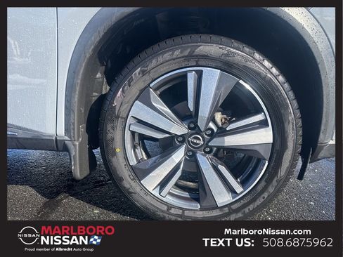 Certified 2022 Nissan Rogue SL w/ SL Premium Package image 9