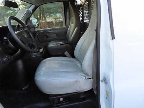 Used 2015 Chevrolet Express 2500 image 14