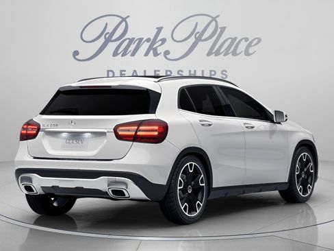 Used 2018 Mercedes-Benz GLA 250 image 19