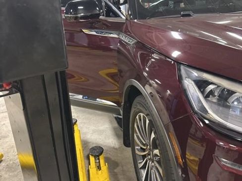Certified 2021 Lincoln Aviator Reserve w/ Elements Package Plus RWD image 3