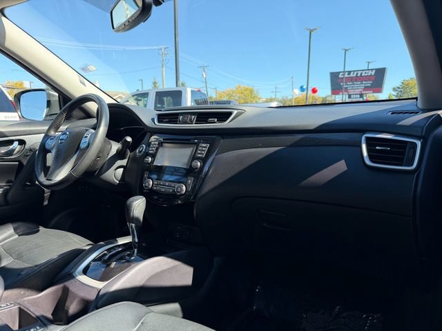 Used 2016 Nissan Rogue SL w/ SL Premium Package AWD/4WD image 13