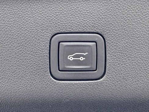 Used 2025 GMC Yukon Denali AWD/4WD image 14