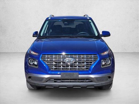 Used 2023 Hyundai Venue SEL w/ Cargo Package image 2