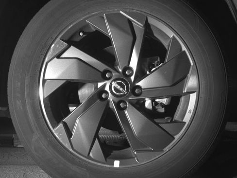 Used 2025 Nissan Rogue SV FWD image 13