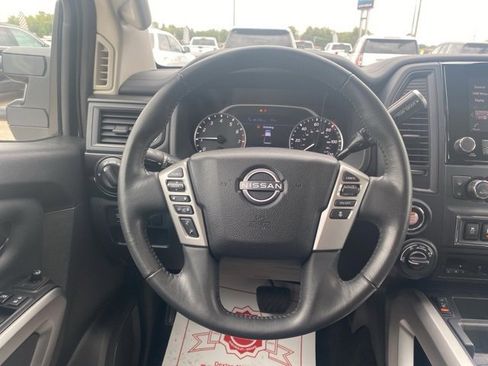 Used 2024 Nissan Titan SV w/ SV Convenience Package image 15