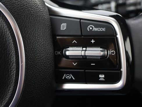 Used 2023 Kia Sorento SX image 12