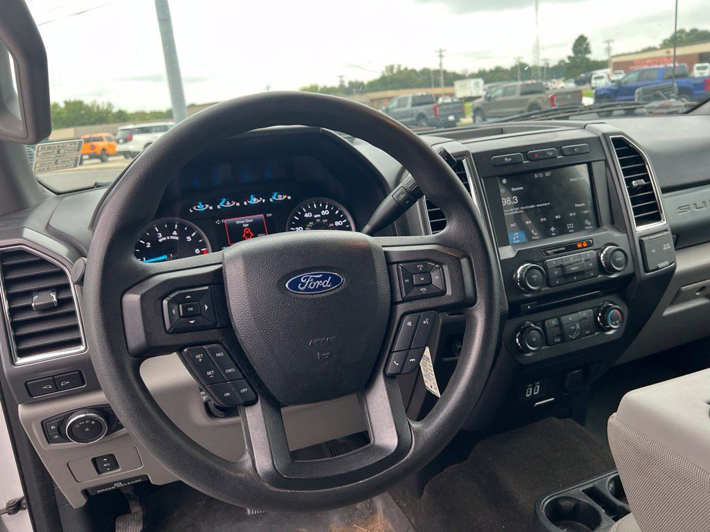 Used 2017 Ford F250 XLT w/ XLT Premium Package AWD/4WD image 11