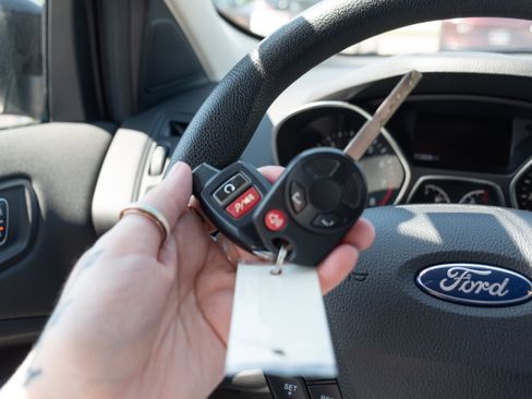 Used 2017 Ford Escape SE w/ SE Cold Weather Package AWD/4WD image 20