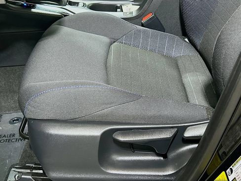 Used 2024 Toyota Corolla Cross AWD Hybrid w/ Moonroof Package image 16