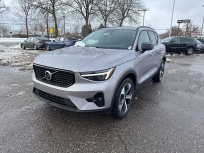 Used 2026 Volvo XC40 B5 Plus w/ Protection Package Premier