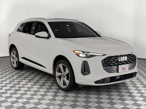 Used 2025 Audi Q5 Premium w/ Premium Plus AWD/4WD image 7