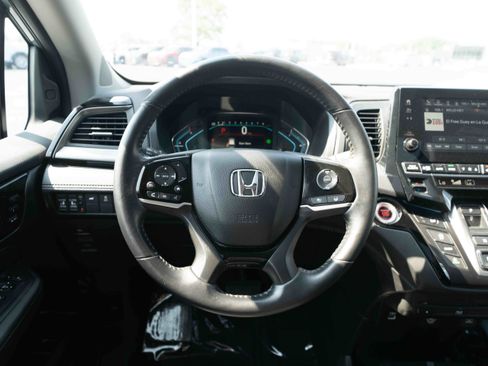 Used 2023 Honda Odyssey Touring image 21