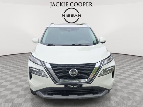 Used 2021 Nissan Rogue SV w/ Premium Package FWD image 2