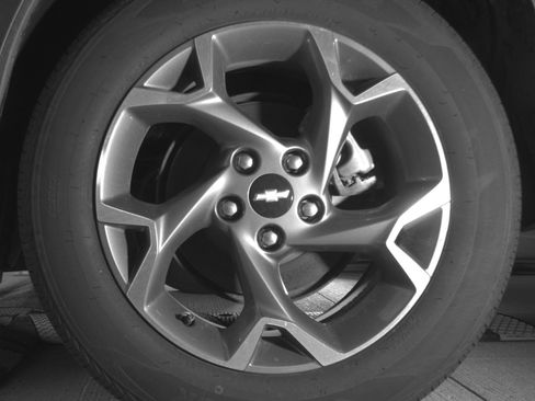 Used 2025 Chevrolet Trax LT w/ LT Convenience Package FWD image 14