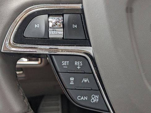 Certified 2023 Lincoln Nautilus Reserve w/ Equipment Group 202A image 26