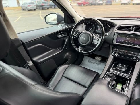 Used 2019 Jaguar F-PACE Premium image 20