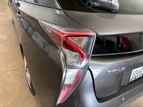 Used 2017 Toyota Prius Two w/ Prius Two Safety Plus Package FWD image 30