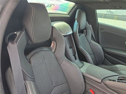 Used 2024 Chevrolet Corvette Stingray Premium Conv w/ Z51 Performance Package image 24