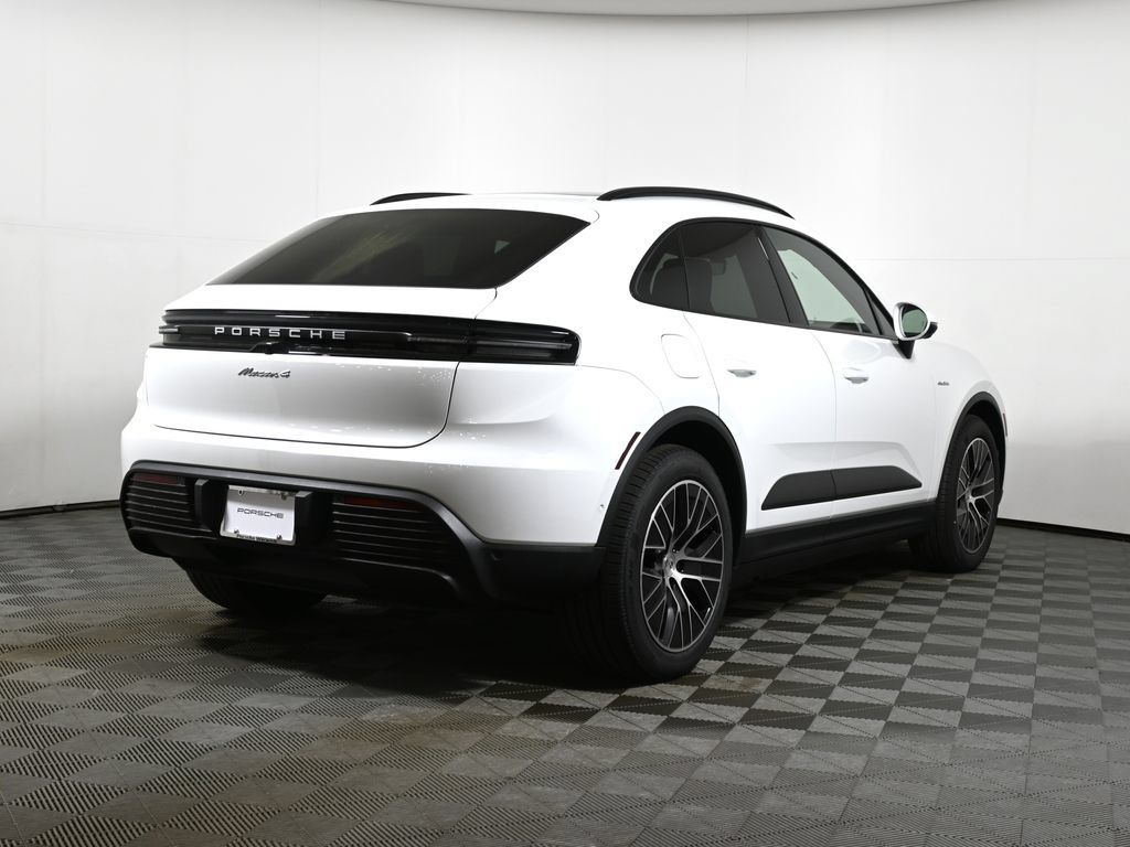 Used 2026 Porsche Macan 4 Electric AWD/4WD image 7