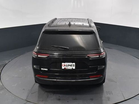 New 2025 Jeep Grand Cherokee Altitude w/ MOPAR Finishing Package AWD/4WD image 45