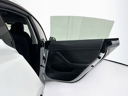 Used 2023 Tesla Model 3 Standard Range RWD image 31