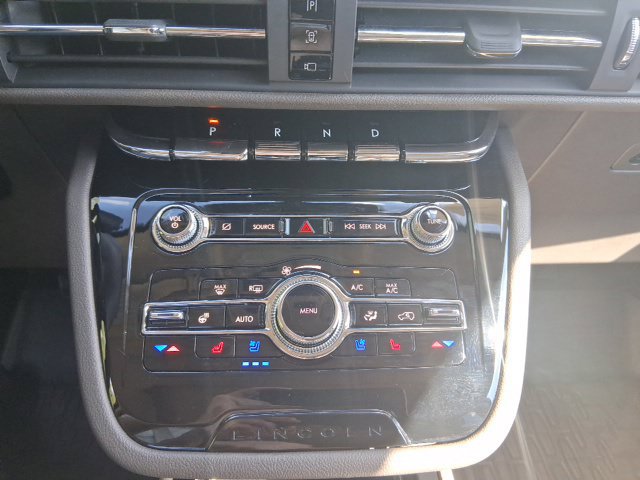 Used 2022 Lincoln Corsair AWD w/ Premium Package image 22