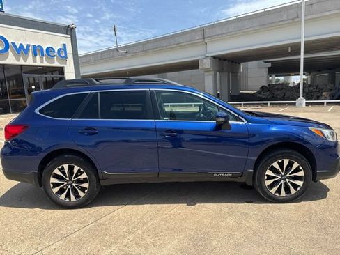 Used 2017 Subaru Outback 2.5i Limited AWD/4WD image 2