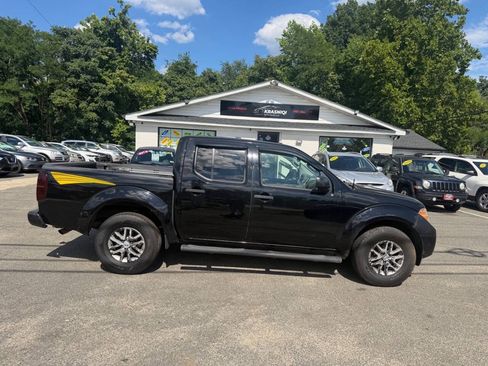 Used 2014 Nissan Frontier SV w/ SV Value Truck Package AWD/4WD image 8