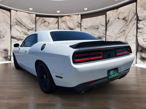 Used 2018 Dodge Challenger R/T Scat Pack RWD image 8
