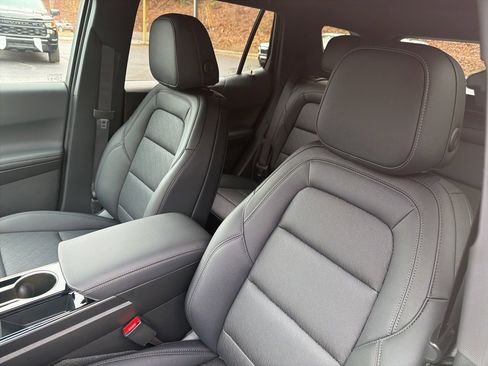 New 2026 Chevrolet Equinox LT w/ Convenience Package II image 9