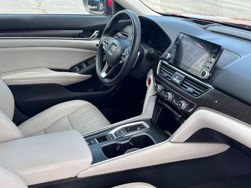 Used 2020 Honda Accord Touring image 9