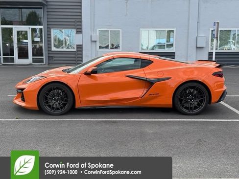 Used 2024 Chevrolet Corvette Z06 RWD image 10