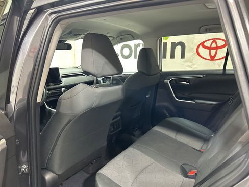 Used 2023 Toyota RAV4 XLE AWD/4WD image 17
