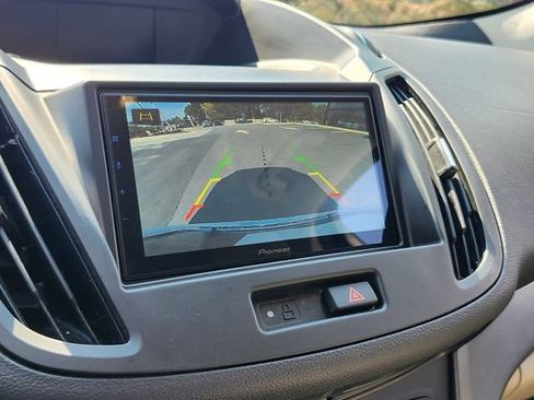 Used 2018 Ford Escape SE image 23