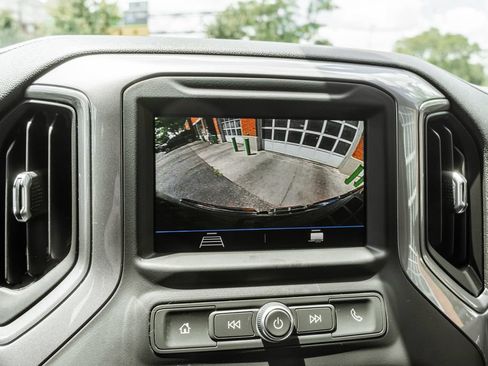Used 2021 GMC Sierra 1500 4x4 Crew Cab w/ Sierra Value Package image 10