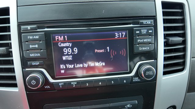 Used 2017 Nissan Frontier SV AWD/4WD image 16