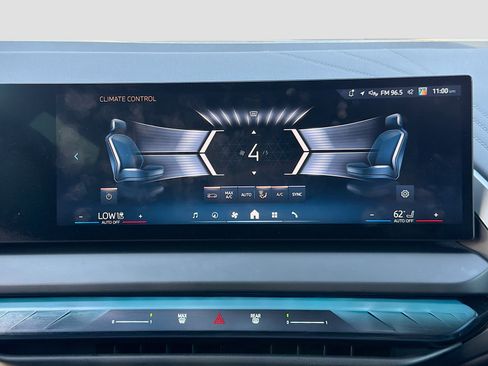 Used 2025 BMW X3 xDrive30i image 32